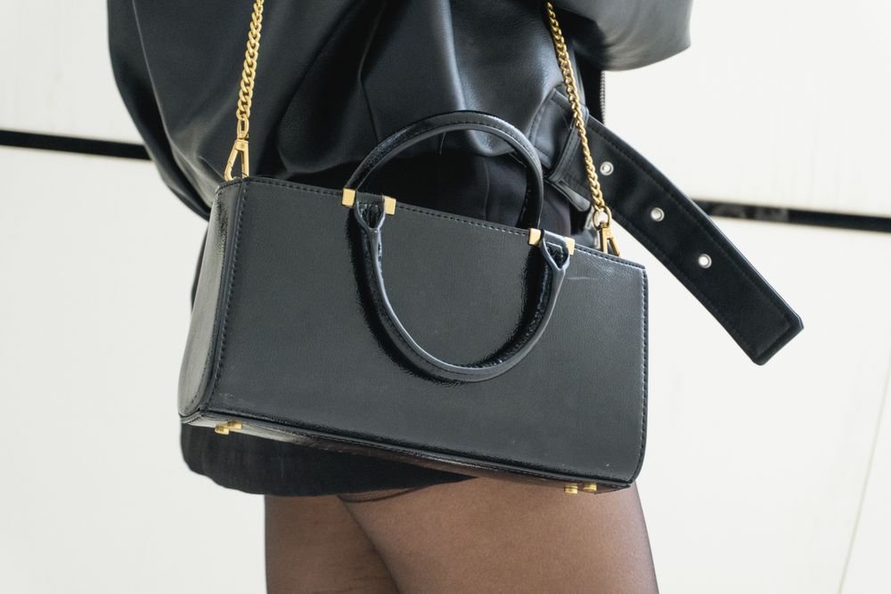 Structured Leather Tote — LAKESIDE ESSENTIALS